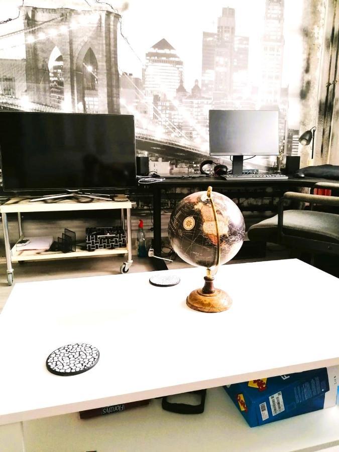 Privatunterkunft Trendy Cool And Cozy Big In A Area 12 Min Near From The Center *